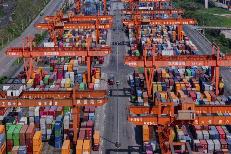 Global economic outlook dims: growth slows and inflation rises amid
