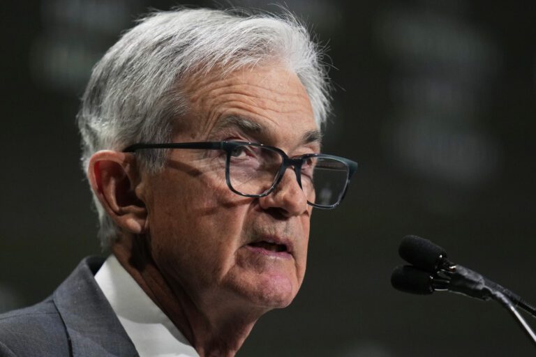 Trump's behind the scenes showdown with jerome powell