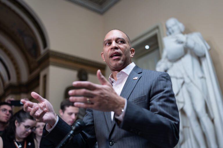 Race to Redistrict Faces Unforeseen Challenges in Red and Blue States