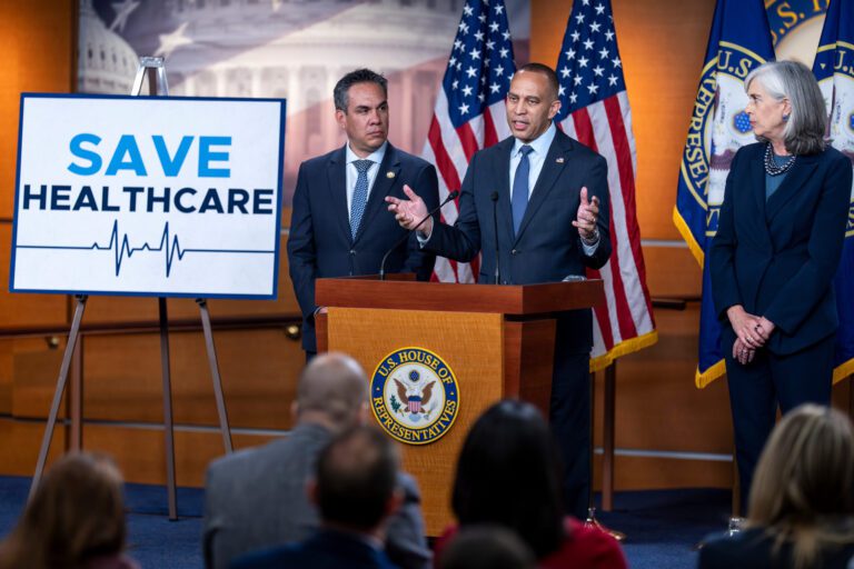 Union Urges Democrats to Halt Shutdown Amid Air Travel and Food Safety Concerns