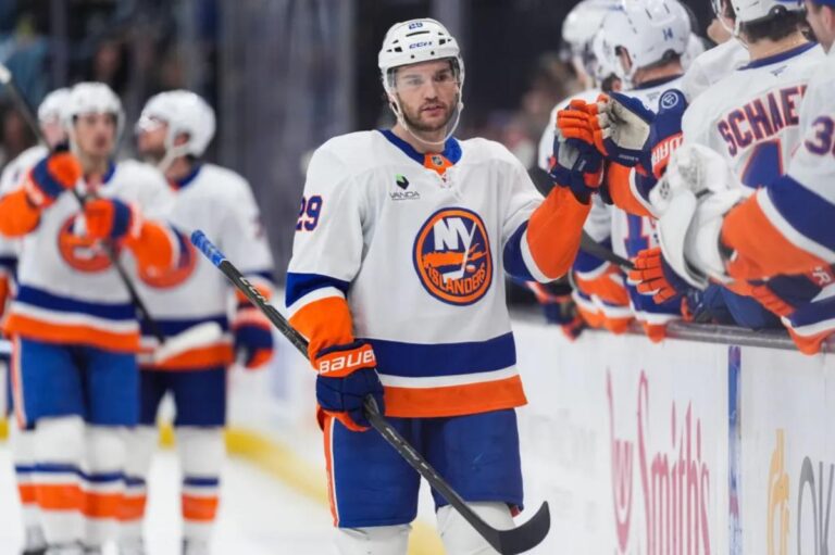 Drouin Shines Again with Key Goal in Islanders’ Victory