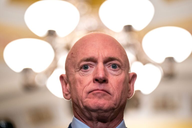 Republican Senators Rally Behind Kelly Amid Legal Threats and Investigations