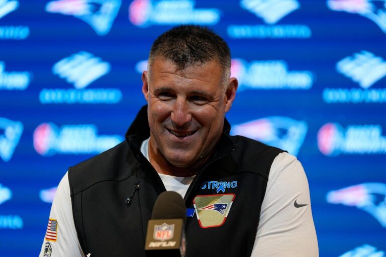 Mike Vrabel Compares NFL Trade Deadline to the Journey of Pregnancy