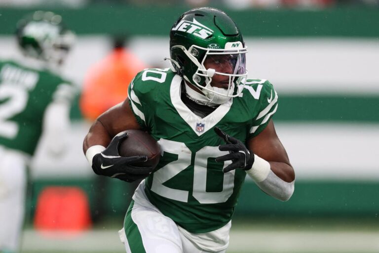 Score Big: Bet $5, Unlock $150 in Bonus Bets for Jets vs. Dolphins!