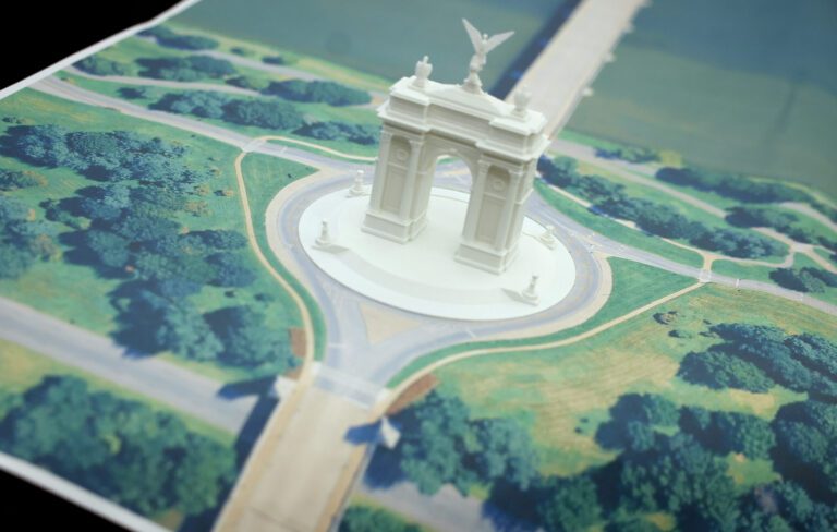 Trump Unveils Plans for Grand Arch Near Lincoln Memorial