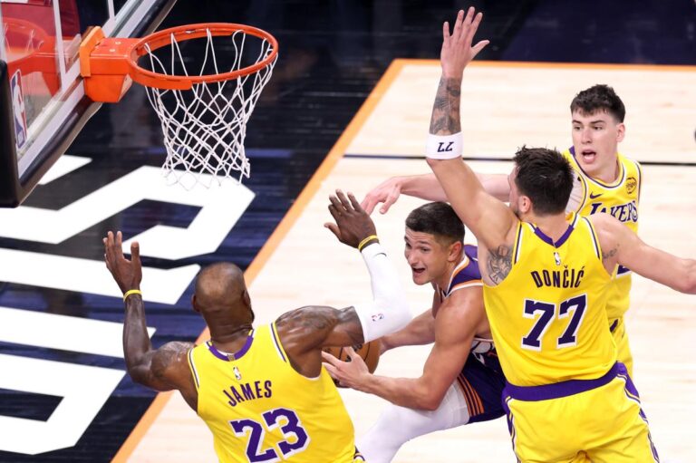 Lakers Stumble as O’Neale Delivers Dramatic Game-Winner for Suns