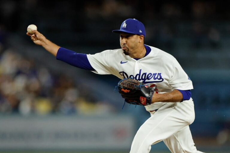 Díaz Set to Face Mets as Dodgers Gear Up for Showdown